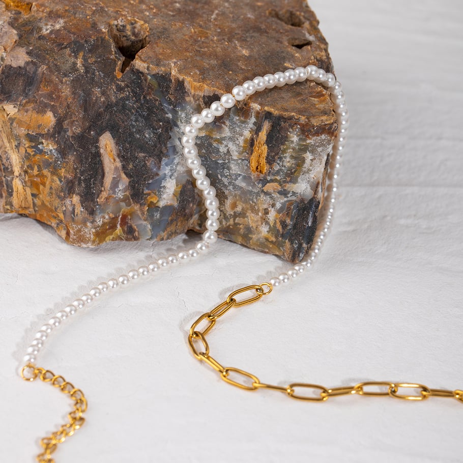1 Stück Simple Series Klassische Perlen Edelstahl 18 Karat vergoldet Kunstperle Damen Kettenhalsketten Bild4