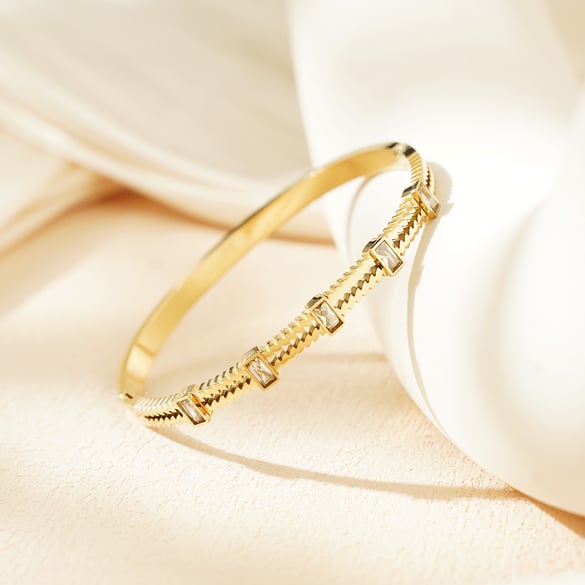 1 pieza de brazaletes de mujer de acero inoxidable dorado con diseño geométrico clásico de serie lujosa