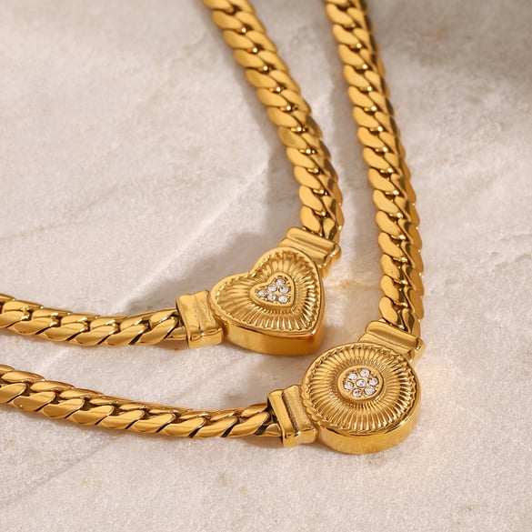 1 Piece Luxurious Series Elegant love/heart shape Stainless Steel 18K Gold Plated Rhinestone Women Pendant Necklaces 2