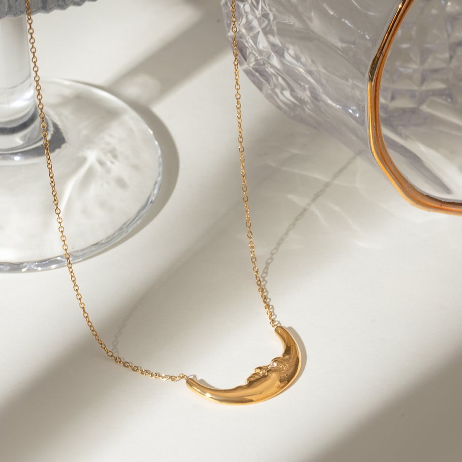 1 Piece Classic Casual Style Moon Shape Stainless Steel 18K Gold Plated Women's Pendant Necklace Picture4