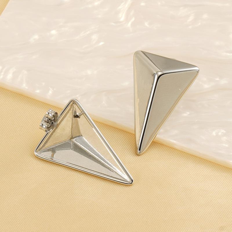 1 Pair Simple Series Simple Titanium Steel 18K Gold Plated Women Stud Earrings Picture4