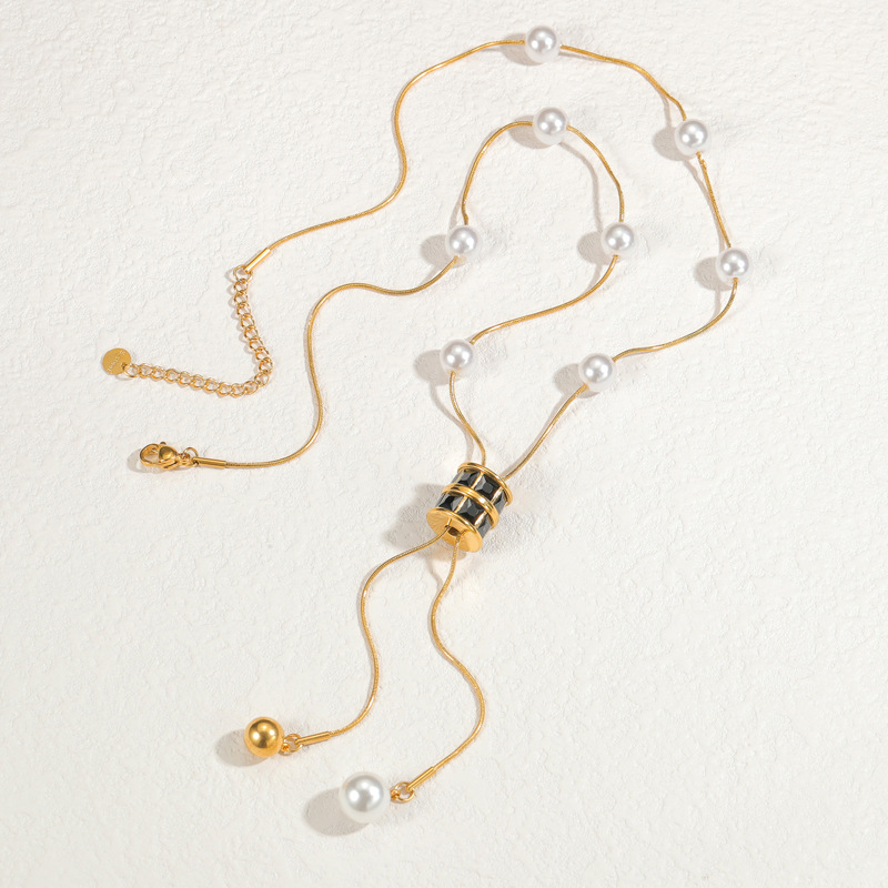 Collier avec pendentif géométrique simple et décontracté en acier inoxydable plaqué or 18 carats et perles artificielles pour femme Image2