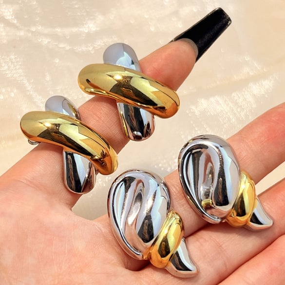 1 paio di orecchini a bottone da donna in acciaio inossidabile color oro con tartaruga retrò della serie semplice