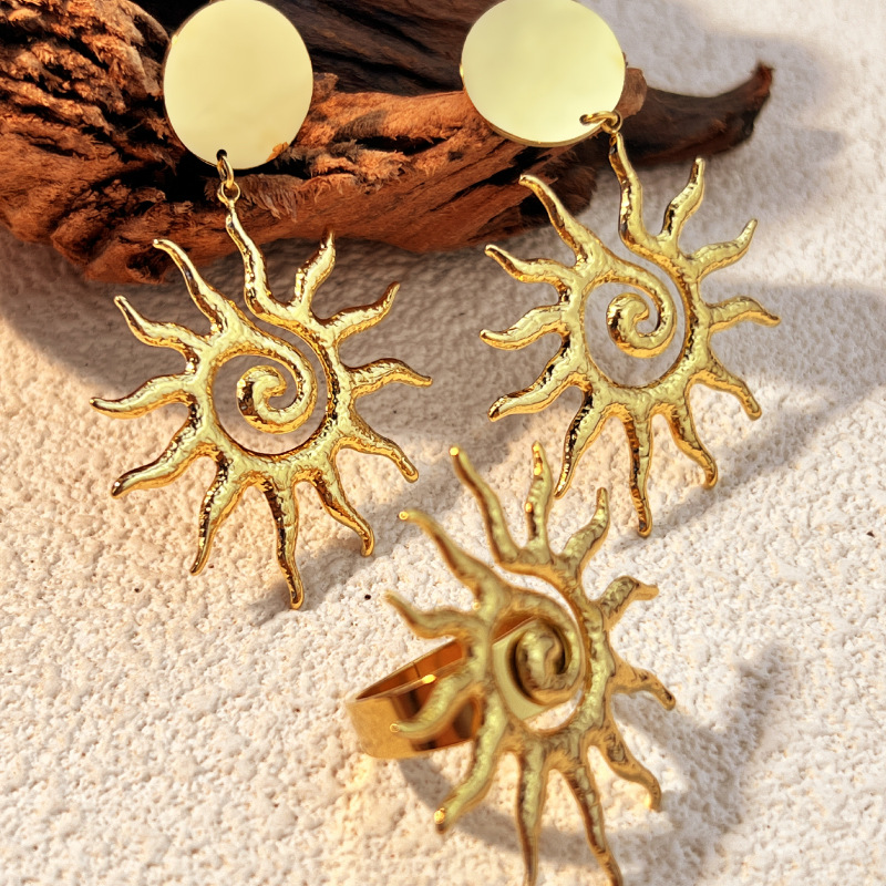 1 Pair Retro Style Sun Shape Stainless Steel Gold Color Women's Drop Earrings Picture4