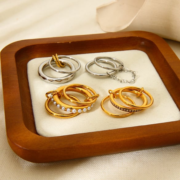 Anello da donna in acciaio inossidabile dorato con catena alla moda