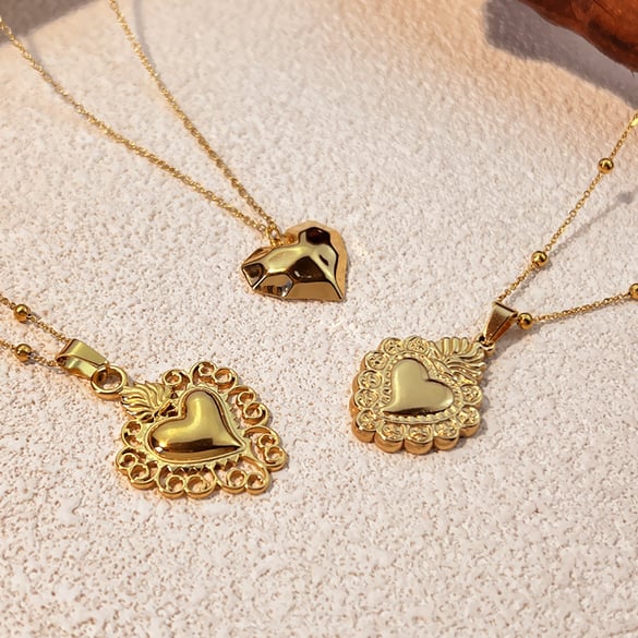 Collane con ciondolo a forma di cuore in acciaio inossidabile color oro 2