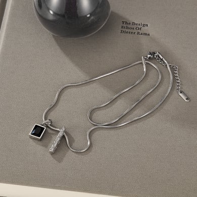 Minimalist Rectangular Stainless Steel Women's Pendant Necklaces h5 Picture4