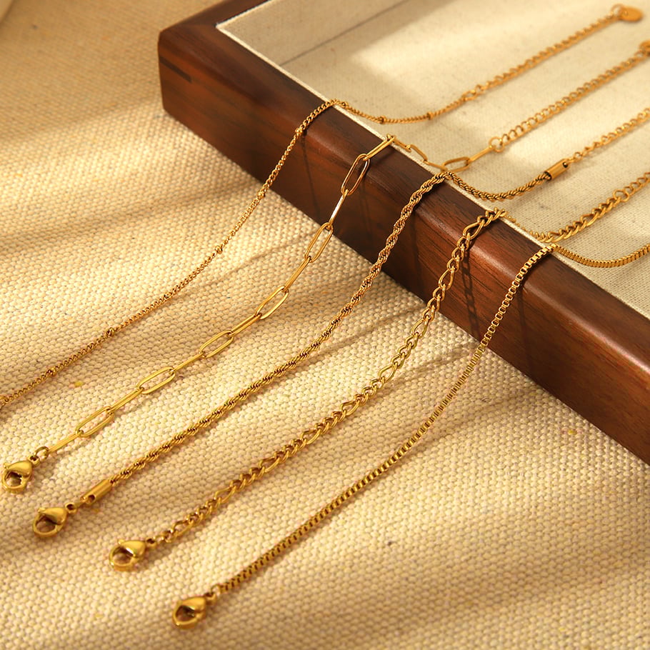 1 Piece Simple Hundred Matching Gold Stainless Steel Women's Bracelet Picture4