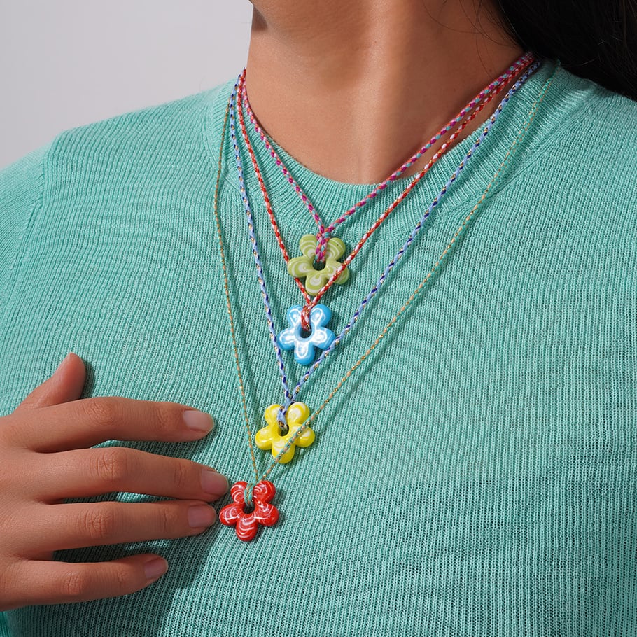 1 Piece Glamorous Series Sweet Ripple Textured Flower Glass Women's Pendant Necklaces Picture4