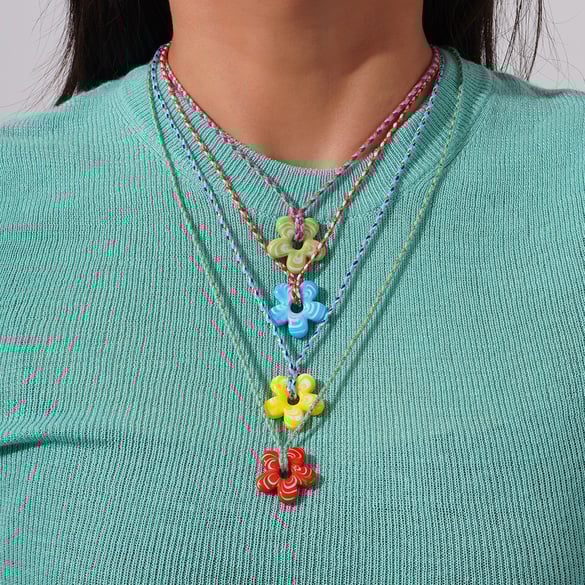 1 Piece Glamorous Series Sweet Ripple Textured Flower Glass Women's Pendant Necklaces 2