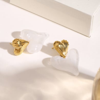 Retro Heart Women's Stud Earrings h5 Picture6