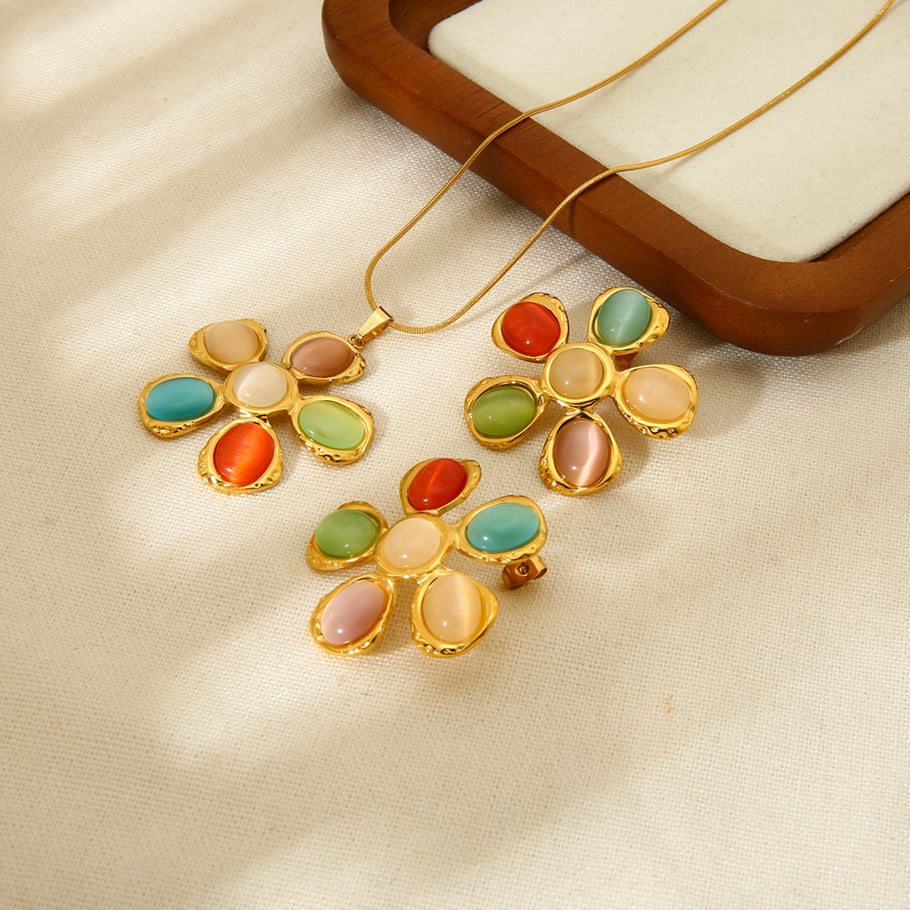 Stylish Colored Glass Flower Stainless Steel Women's Necklaces Picture2