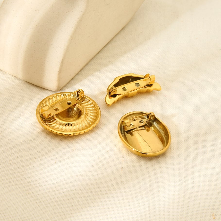 Creative Cow Horn Wrap Gold Stainless Steel Women's Brooch Picture2