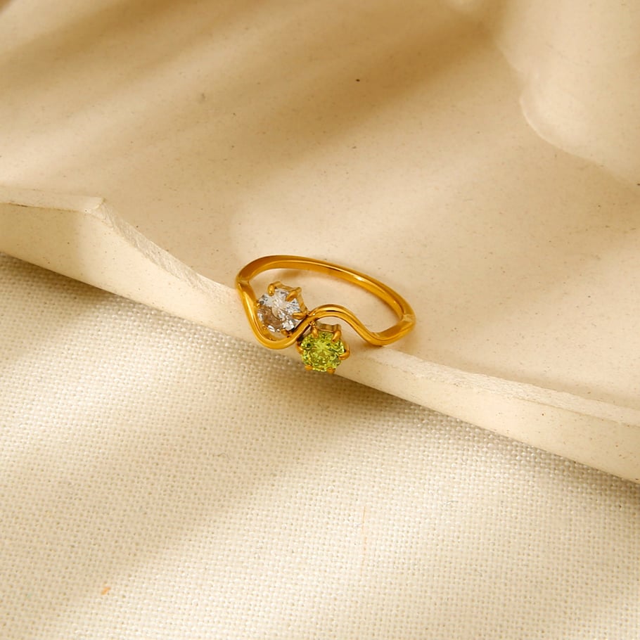 1 Piece Luxurious Simple Wave Gold Stainless Steel Women's Ring Picture4