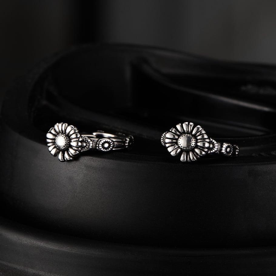 Daisy Stainless Steel Material Men's Stud Earrings Picture2
