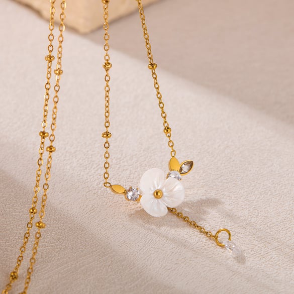 1 Piece Elegant Series Daily Flower Stainless Steel Gold Color Women's Pendant Necklaces 2