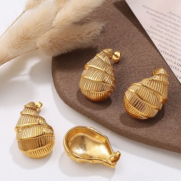 Orecchini pendenti in acciaio inossidabile color oro 2
