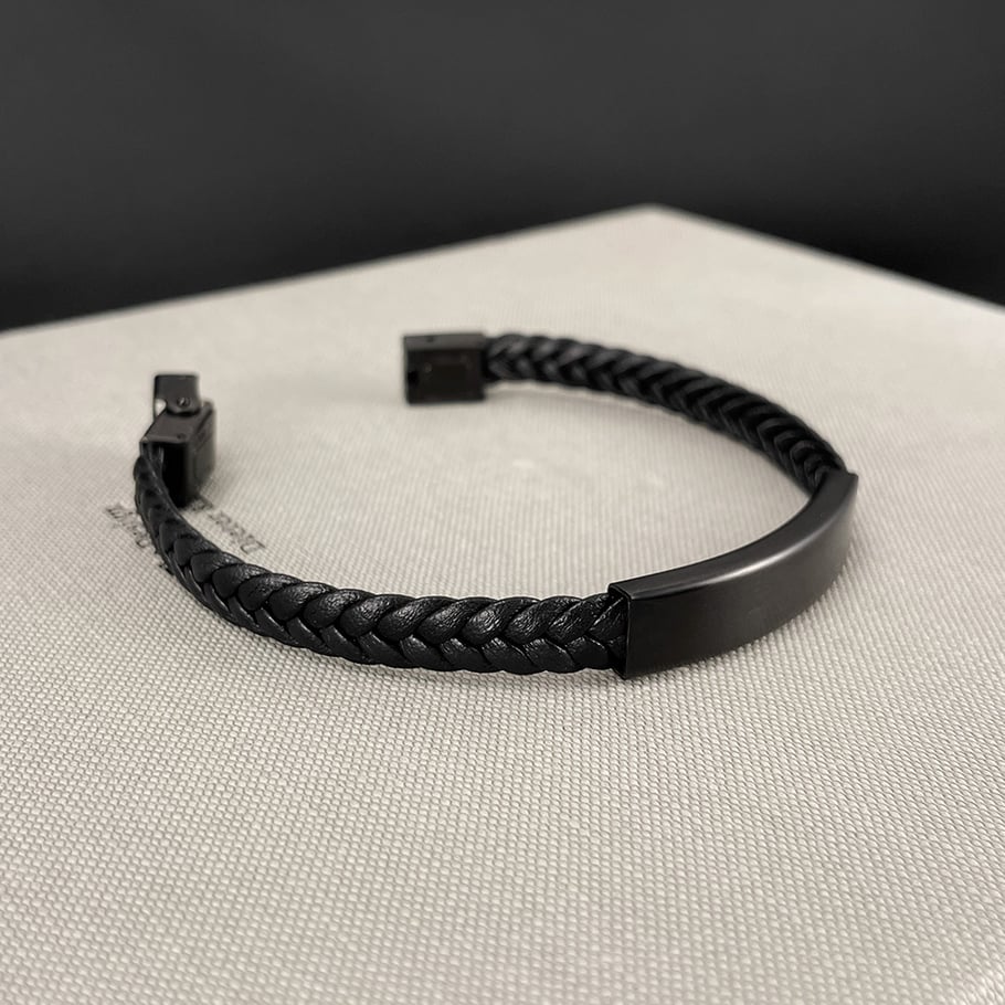 Minimalist Black Stainless Steel Men's Bracelets Picture4