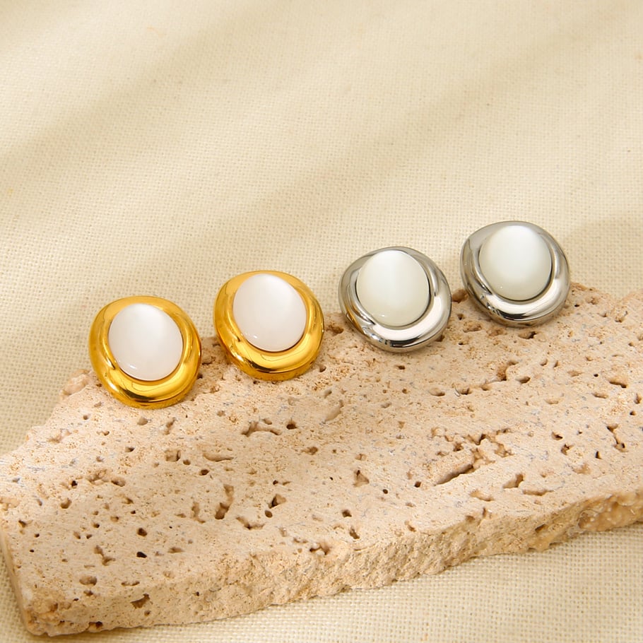 1 1 Piece Elegant Simple Round Gold  Colored Stainless Steel Women‘Earrings Picture3