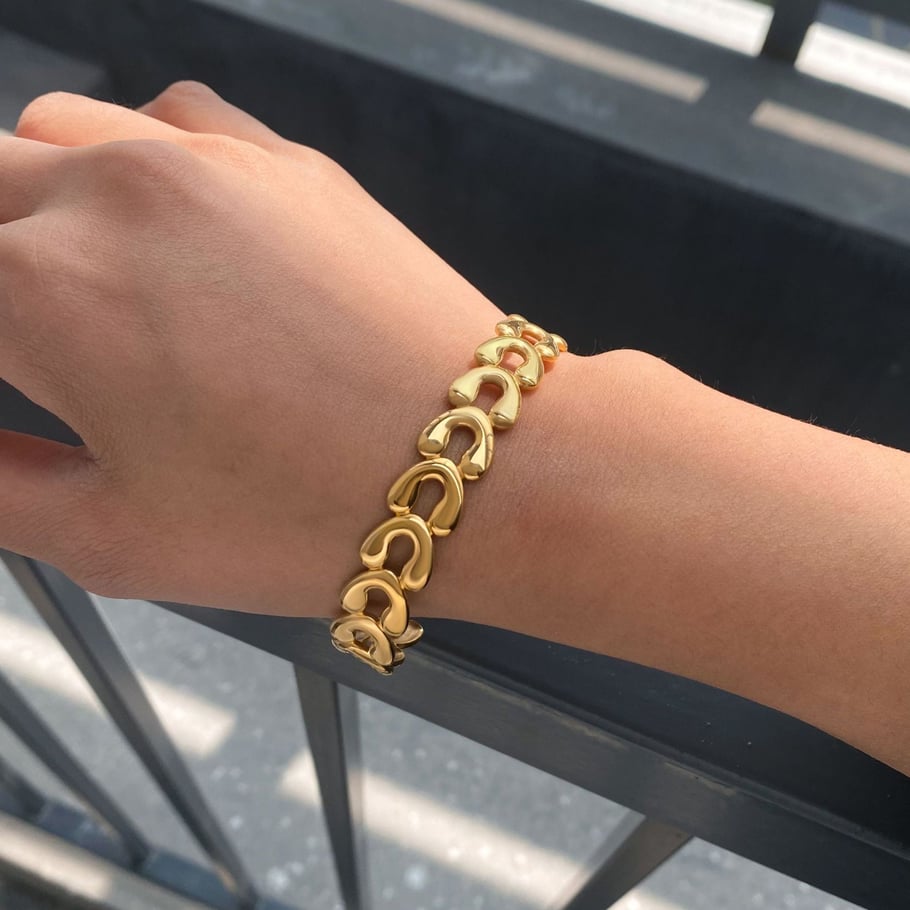 Tägliche geometrische Manschettenarmbänder aus goldfarbenem Edelstahl 