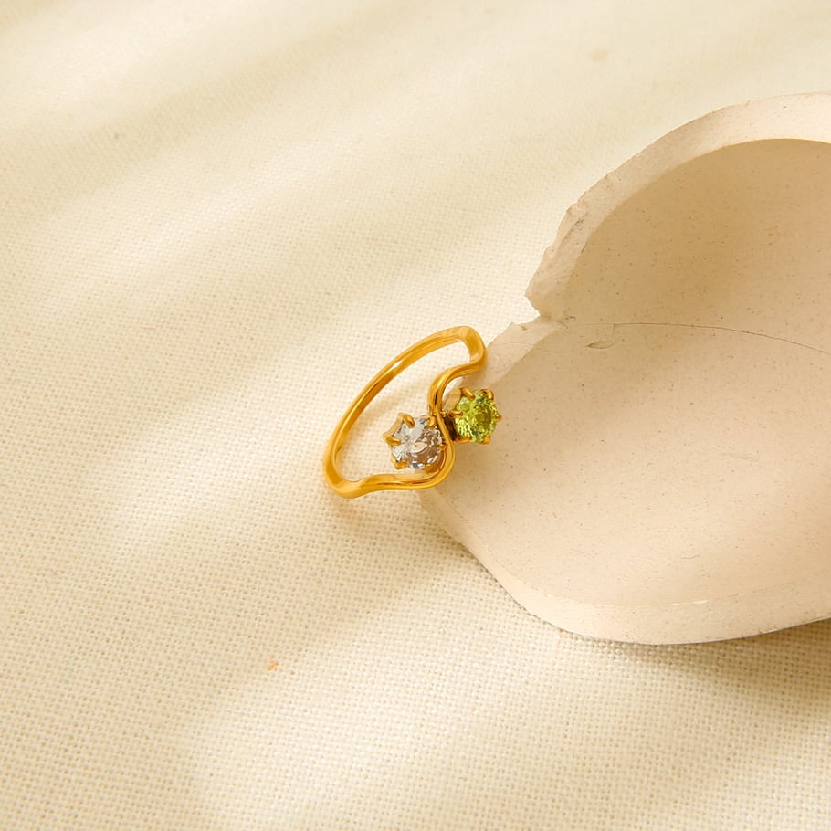 1 Piece Luxurious Simple Wave Gold Stainless Steel Women's Ring Picture3