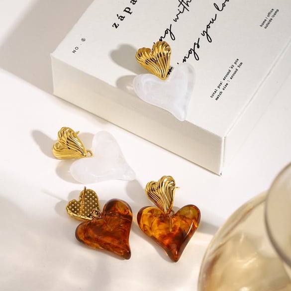 Pendientes de botón de acero inoxidable dorado con forma de corazón retro 2