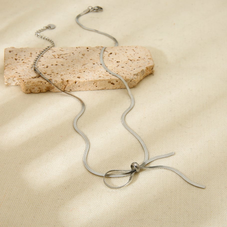 Simple Sophisticated Bow Shaped Gold Colored Stainless Steel Women's Necklaces Picture4