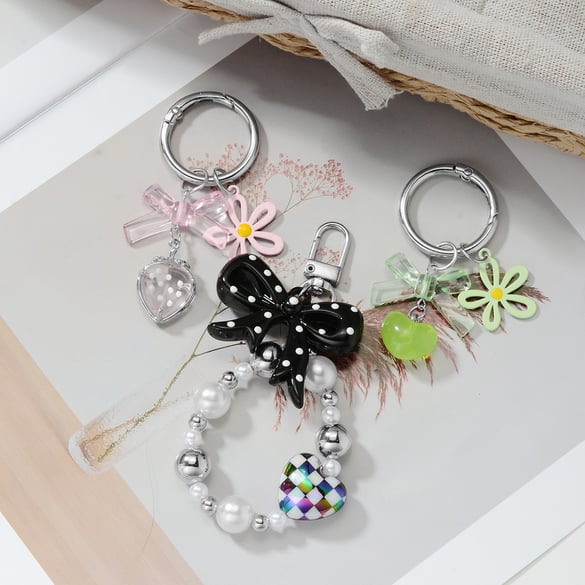 Lindos adornos para bolsos con lazo