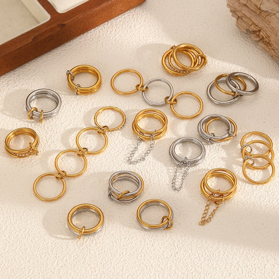 1 Stück moderne mehrschichtige Edelstahlringe in Goldfarbe für Damen Bild2