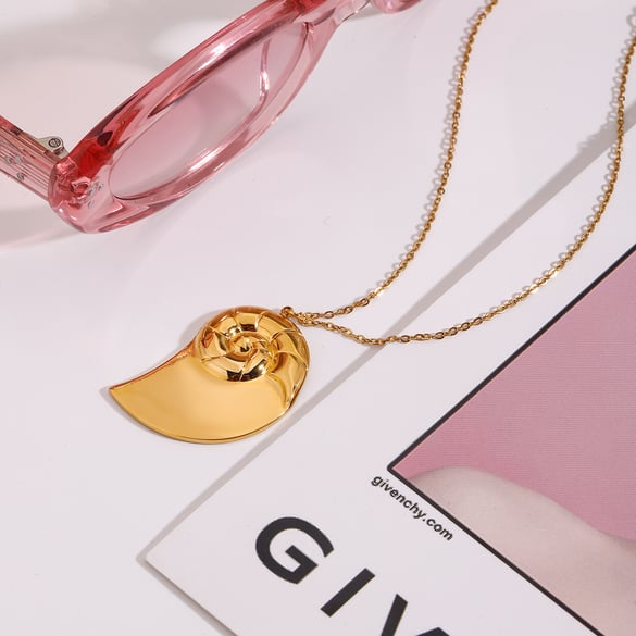1 Piece Simple Series Retro Turtle Stainless Steel   Gold Color  Women's Pendant Necklaces