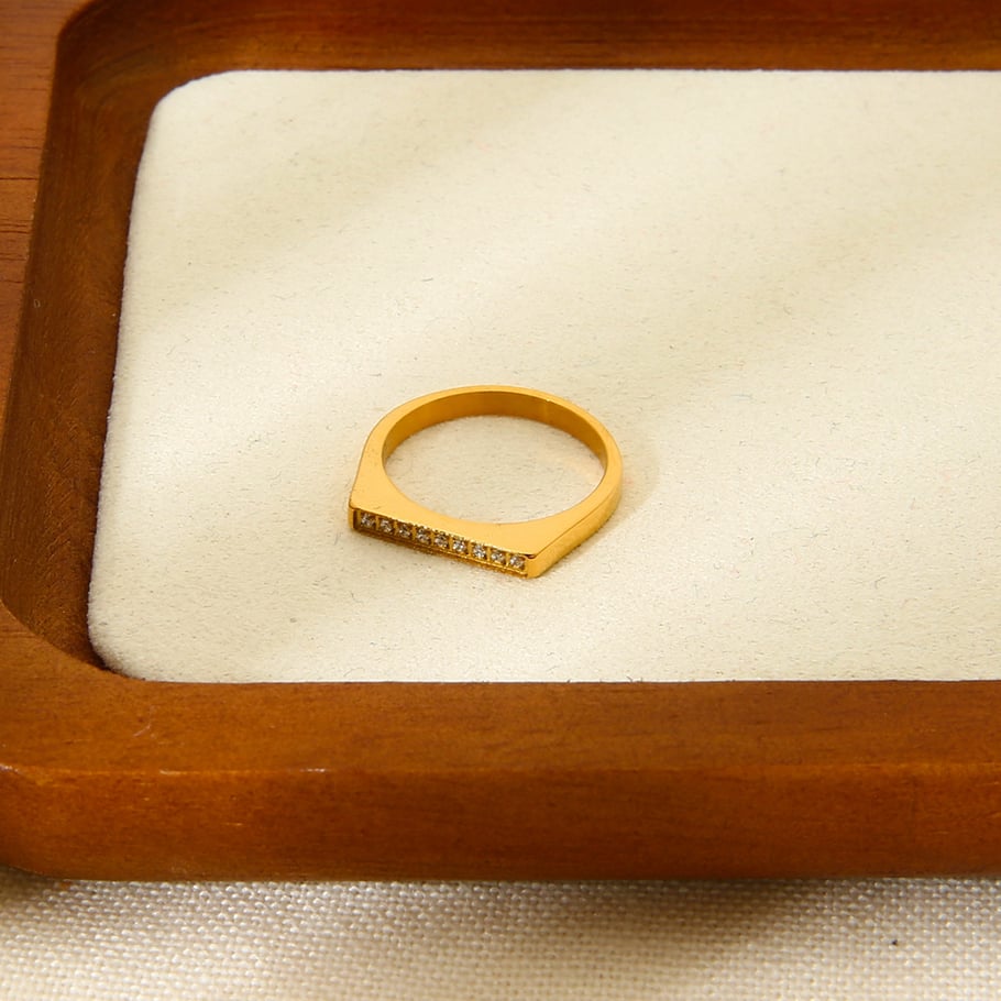 Simple Temperament Gold Stainless Steel Women's Ring Picture4