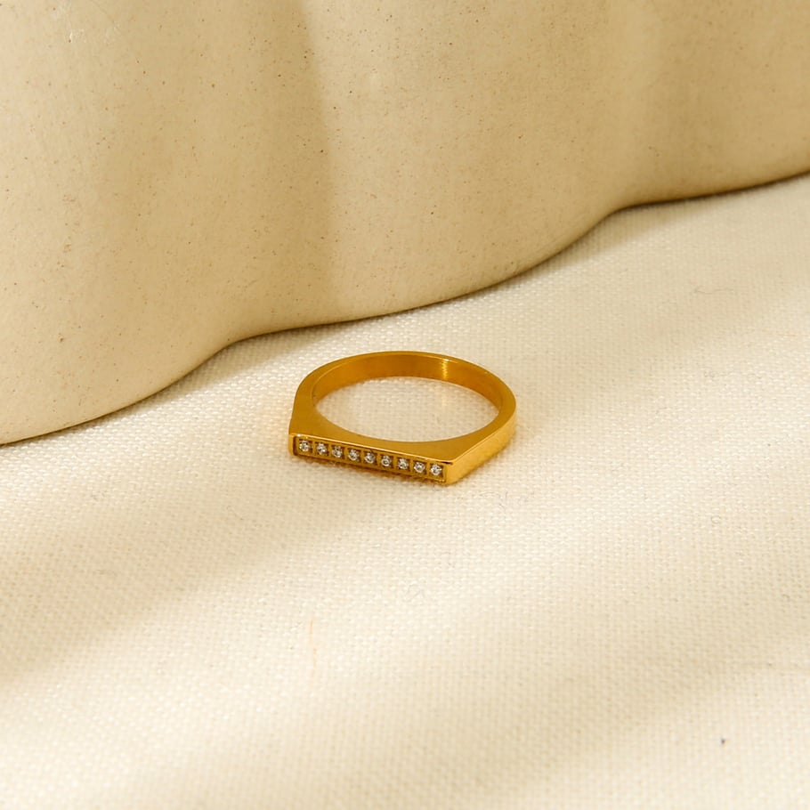 Simple Temperament Gold Stainless Steel Women's Ring Picture3