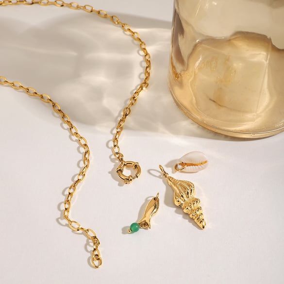 Collana con ciondolo color oro in acciaio inossidabile Oceanic 2