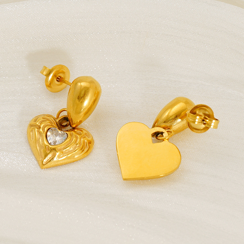 Orecchini pendenti in acciaio inossidabile color oro con cuore retrò Immagine4