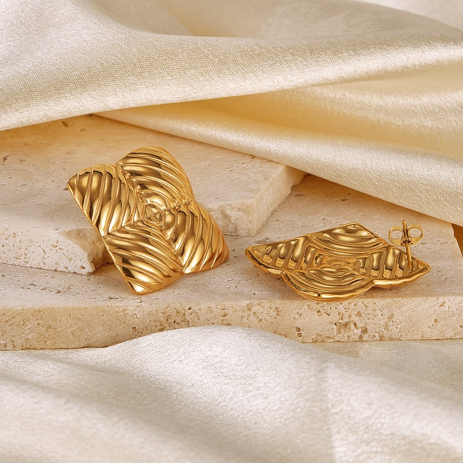 1 Paar Simple Series Tägliche geometrische Edelstahl Goldfarbene Damen-Ohrstecker Bild4