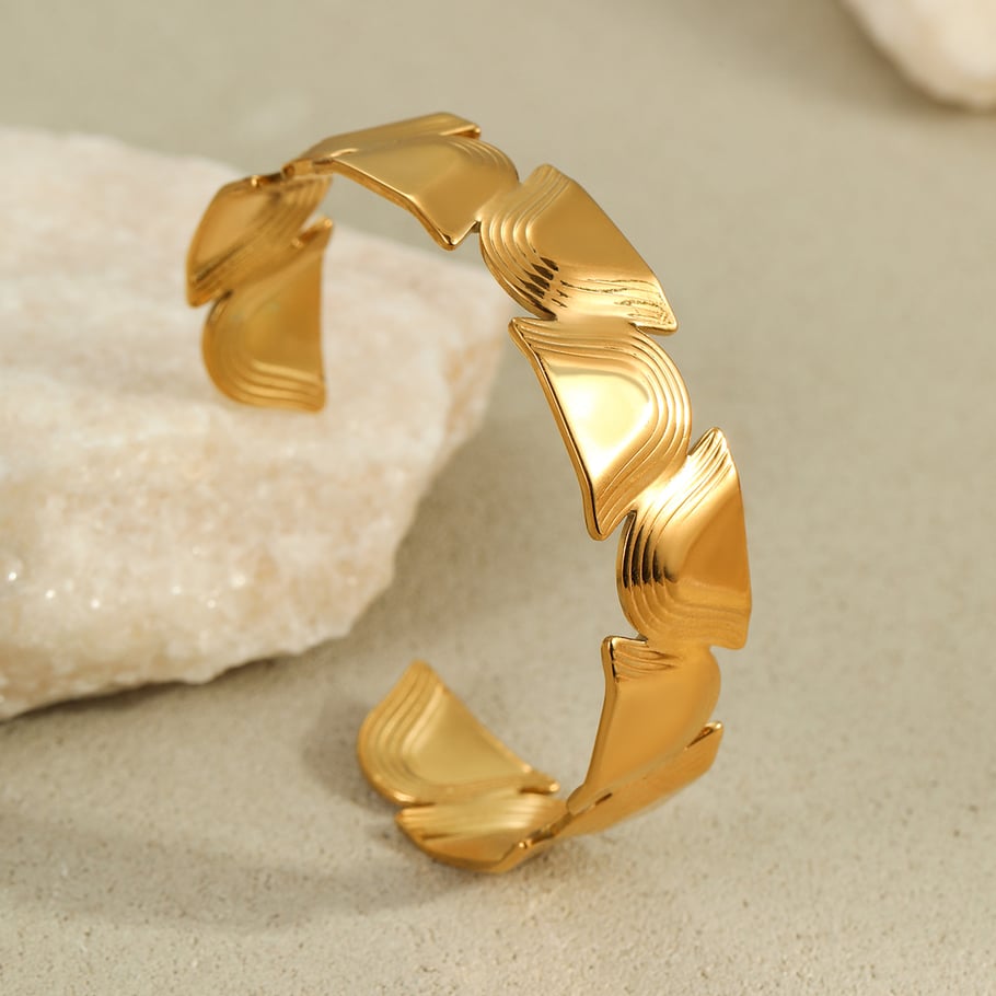 Unique Stylish Wide Format Stainless Steel Women's Bangles Picture4