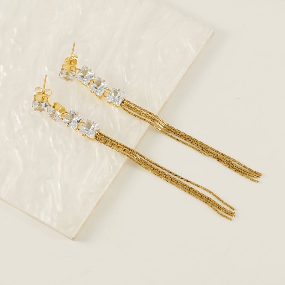 Orecchini pendenti con nappa in acciaio inossidabile color oro Immagine4