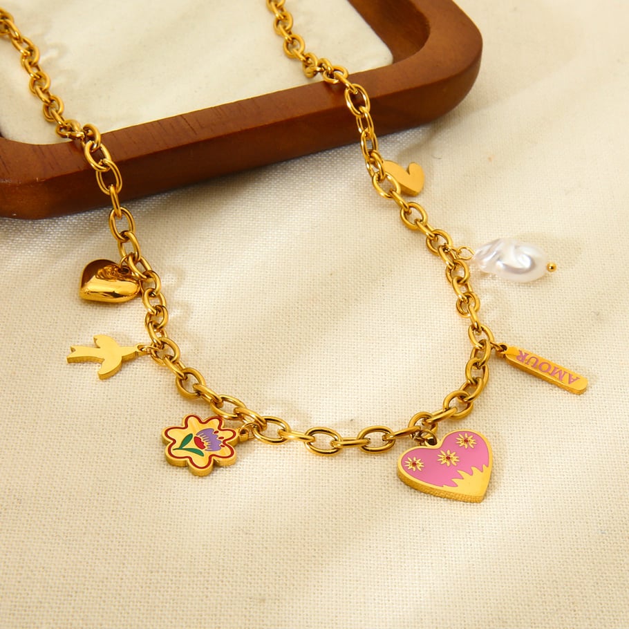 Collier pour femme en acier inoxydable avec pendentif en forme de cœur rose Image3