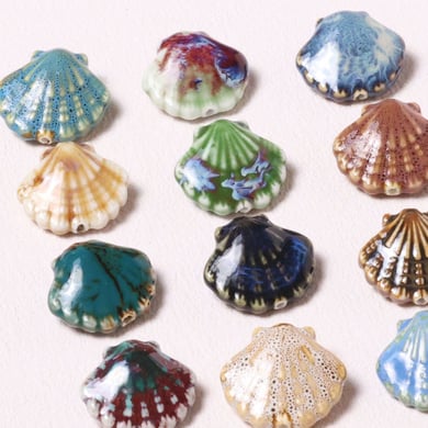 1 pezzo di perlina in ceramica a conchiglia per gioielli fai da te h5 Immagine4