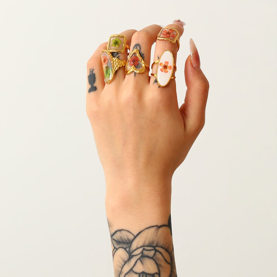1 Paar Statement-Ringe aus Edelstahl der Romantischen Serie mit eleganten Blumen in Goldfarbe Bild3