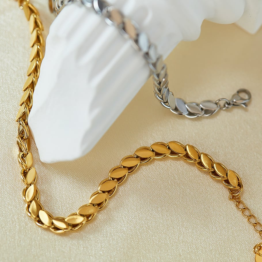 Tägliche geometrische Edelstahl-Kettenarmbänder in Goldfarbe Bild3