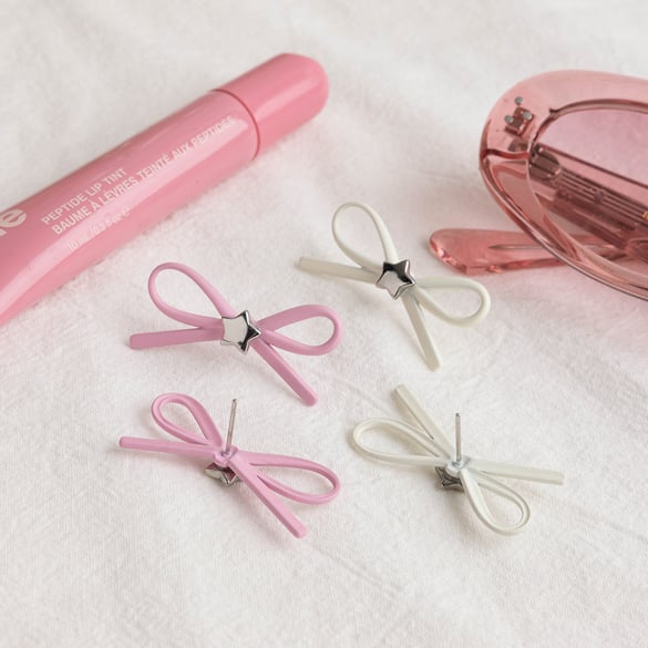 Süße Ohrstecker mit Schleife