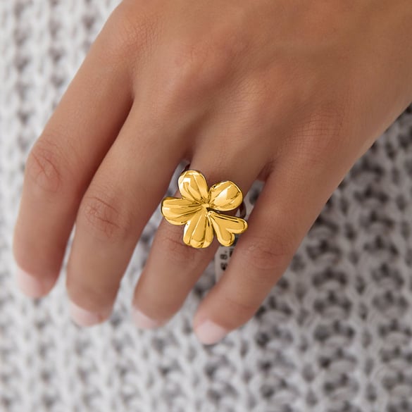 Retro Clover Stainless Steel  Gold Color Statement Ring 2
