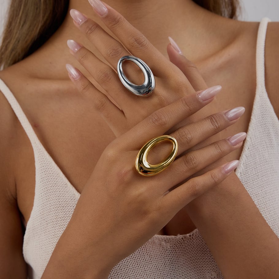 Eenvoudige geometrische statement ringen van roestvrij staal in goudkleur Afbeelding5