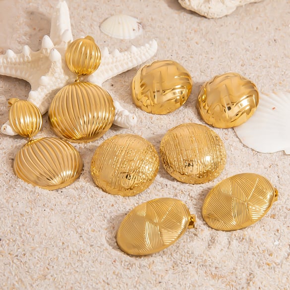 Ohrstecker aus Edelstahl in Goldfarbe