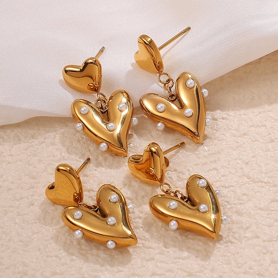 Pendientes colgantes de acero inoxidable color dorado con forma de corazón Imagen4