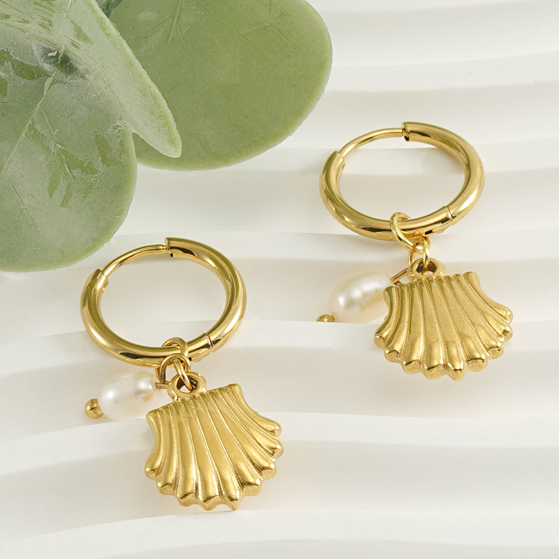 Orecchini pendenti in acciaio inossidabile color oro con conchiglia Immagine4