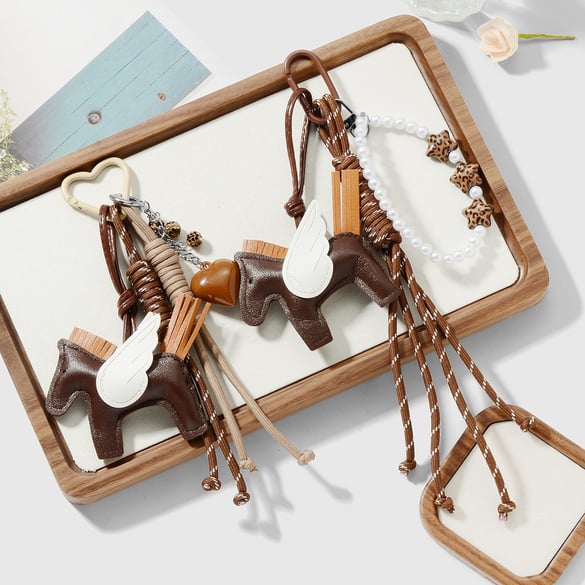 Charms de sac à dos en forme de cheval mignon
