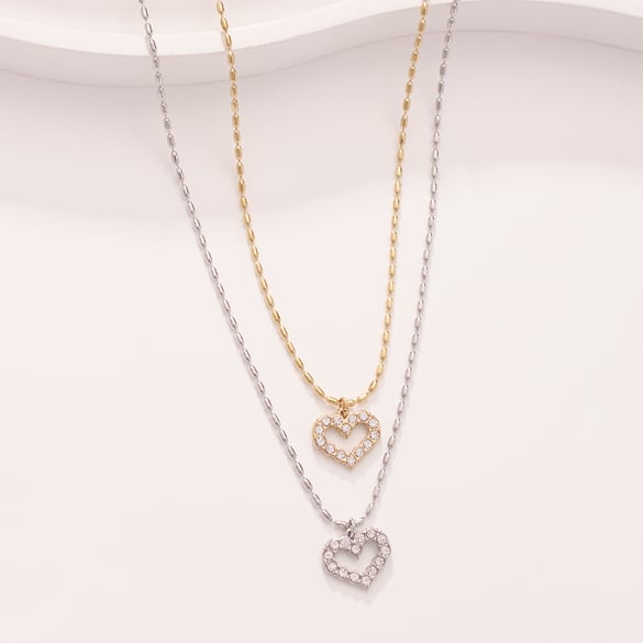 Collares colgantes clásicos de acero inoxidable dorado con corazón tallado para mujer
