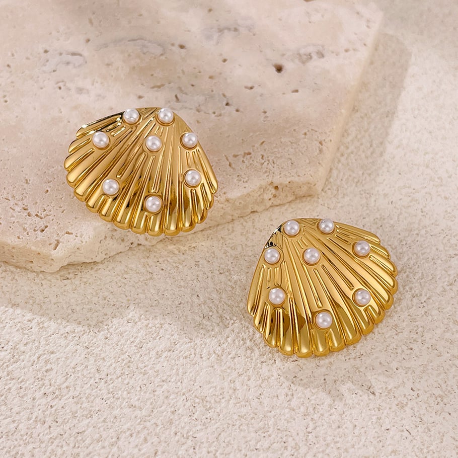1 paio di splendidi orecchini a bottone da donna in acciaio inossidabile color oro con conchiglia Immagine5